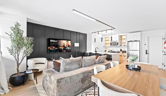 Near NYC Modern 2BR Apartment Sleeps 8