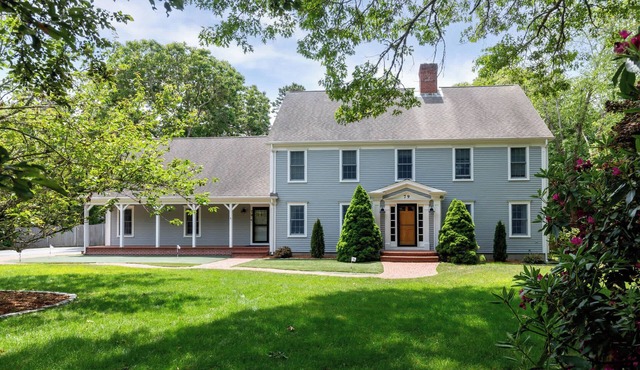 New 2026 Spectacular Cape Cod Retreat Under 10 Minutes from Mayflower Beach