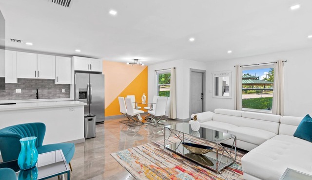 NEW ~ Duplex ~ Renovated ~ Newly Furnished ~ Spacious ~ Close to Everything!