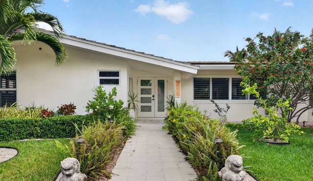 New Listing! Sailor's Cove at Santa Barbara Shores.Now Available!