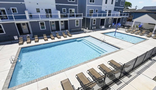 NEW Luxury Townhome Perfect for Families. Walk to Beach & Steps to Heated Pool!