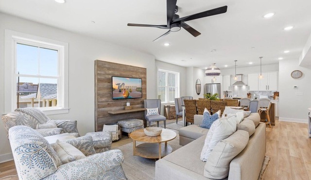 NEW Luxury Townhouse with Rooftop Deck