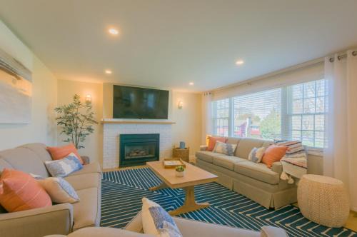 Newly Remodeled Home in Scorton Shores with Central AC