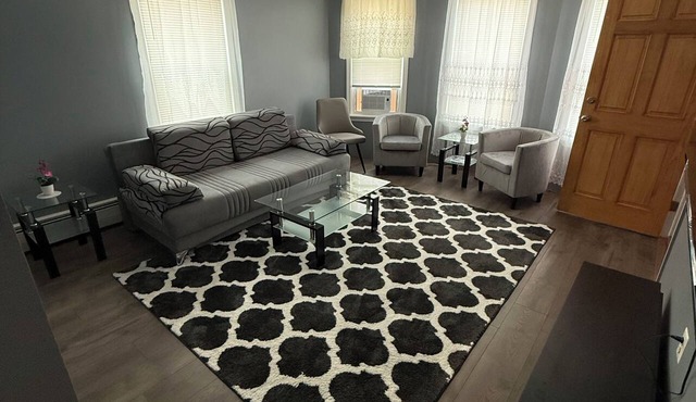 Newly Updated 2BR Near Providence, Brown RISD Close to soccer stadium