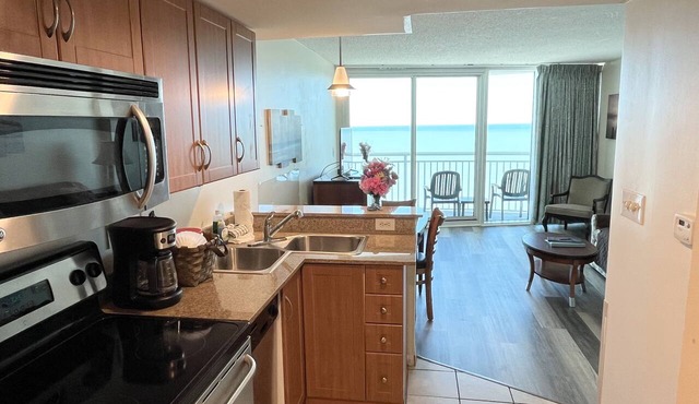 Newly Upgraded Great 1 bdrm oceanfront condo Near Broadwalk and Downtown