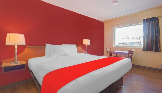 North Lima OH|King Bed