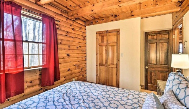 NYC Group Escape | Pocono Cabin & Suite in Pleasant Mount