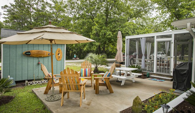 Oak Tree Bungalow - Relaxed Island Living