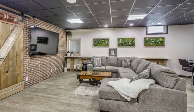 Observation Beehive! Walkable Dtwn Tiffin Apt