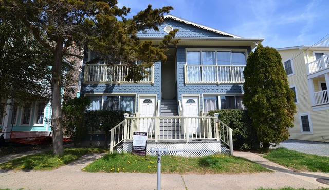 OCEAN BLOCK LOCATION! STEPS TO REHOBOTH BEACH-BOARDWALK-7 Maryland Ave.