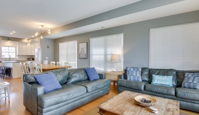 Ocean Block retreat w/5 Balconies in Bethany Beach