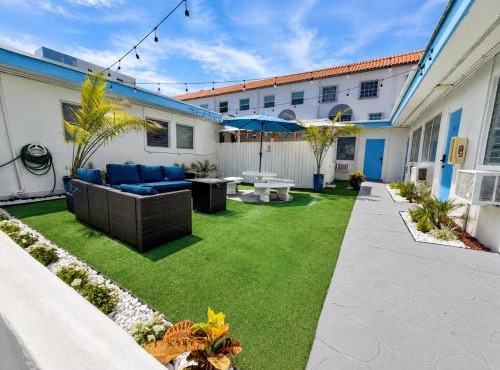 Ocean Hollywood Suites by The Gold Nests