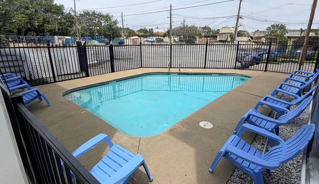 Ocean view 2 bedrooms with a shared pool. apt8