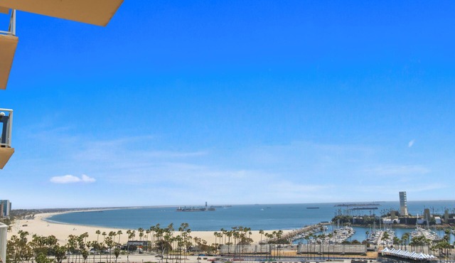 Ocean Views/Downtown/ConventionCenter/Chic Hi-Rise
