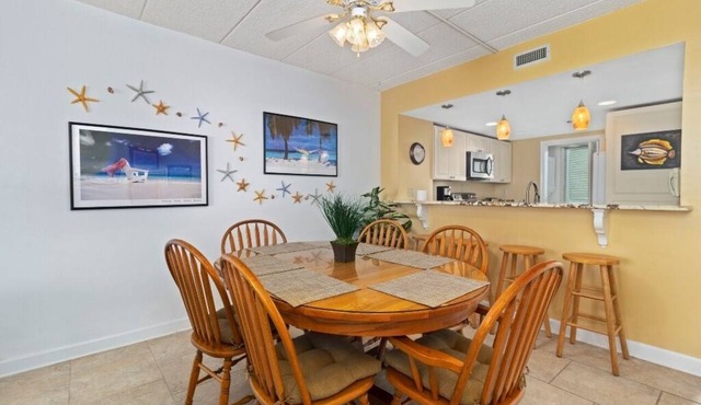 Oceanfront 4th Floor, 2 Bedroom Condo on the Boardwalk