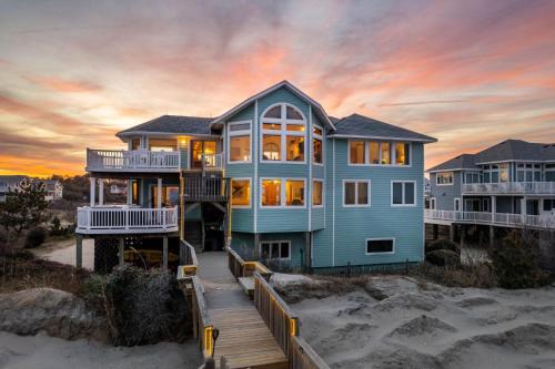 Oceanfront Gem w Pool and Spas GameRm Dune Walkover