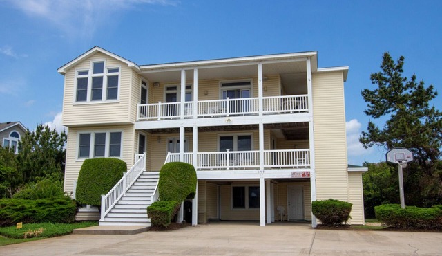 Oceanside, 7 BRs, ELEVATOR, Private Pool, Hot Tub, OH3, Aurora