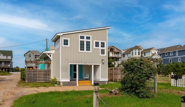 Oceanside Cottage Steps from the Beach! The Gray Sandcastle!