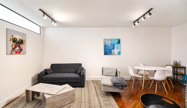 ☆ OLD CITY OASIS - SPACE, LIGHT, SERENITY ☆