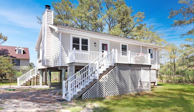 Osprey | Screened Porch, Dock Access, Fireplace + Pet Friendly Island Retreat