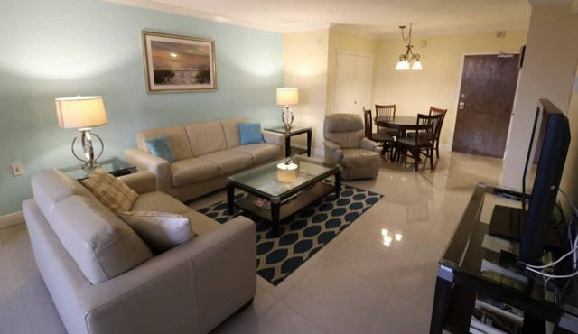 Paradise in Fort Lauderdale Galt ocean on the beach and in the Sand