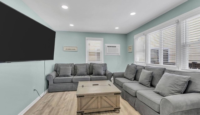 Paxley`s: 2BR Spacious Beach Haven