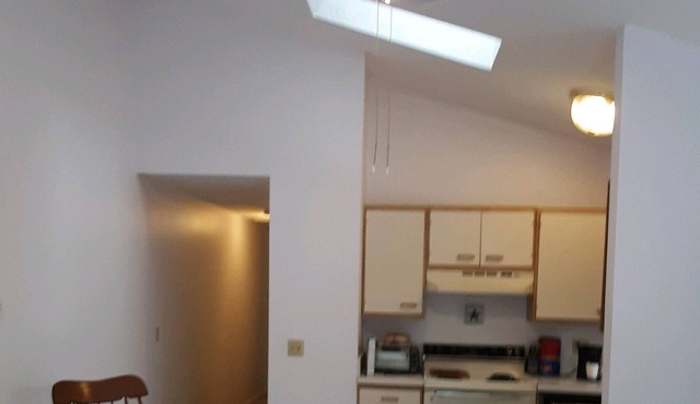 Peaceful Cape Cod Condo 7 minutes to great Nauset Beach!