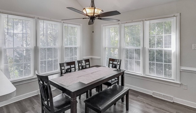 Perfect for Extended Stays! Fenced Yard, Pets Welcome!