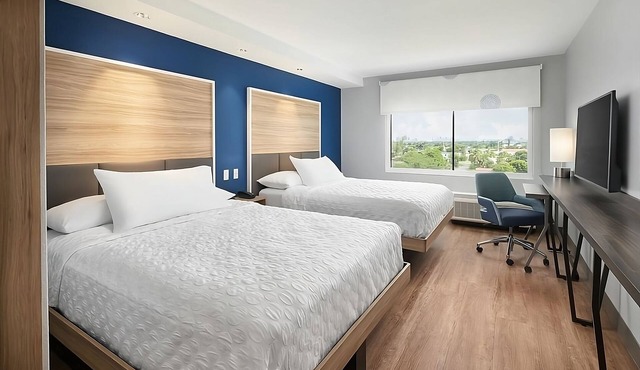 Perfect Getaway! FREE Breakfast, Near Harbour Towne Marina