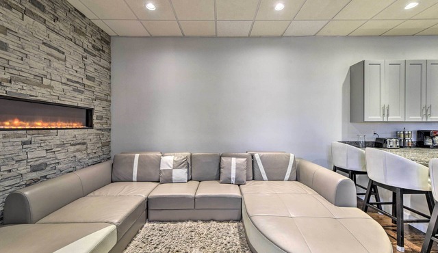 Pet-Friendly Apartment, 6 Miles to Downtown