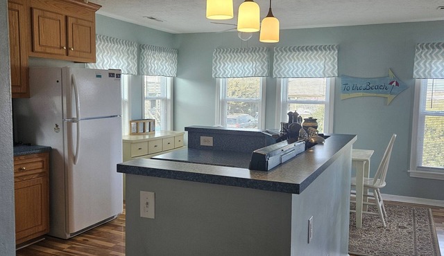 Pet Friendly! Extra clean and great Internet! Now Sunday check in and check out