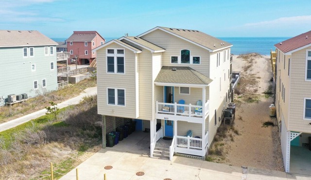 Pet-friendly oceanfront home w/pool, hot tub, & stunning views!