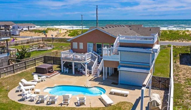 Pet Friendly, Ocean Views, Pool & Hot Tub!