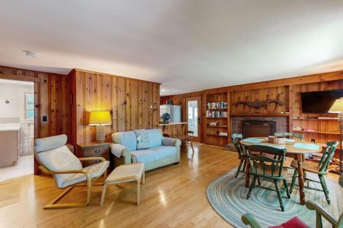 Pickerel Cove Cottage