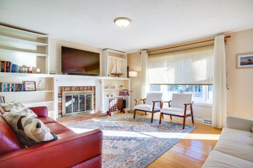 Ping-Pong & Backyard: Spacious Chatham Retreat