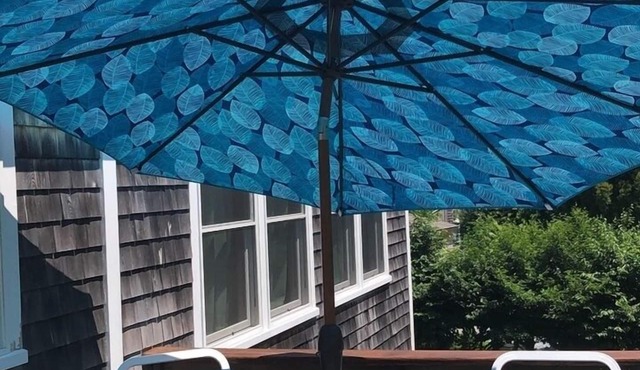 Pleasant Orleans cottage with quick access to ocean side & bay side beaches.