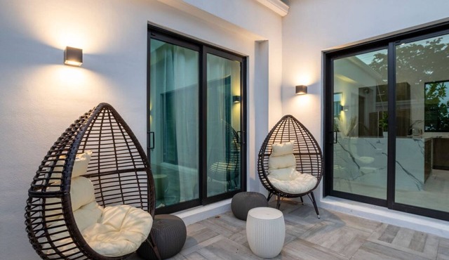Pleasing & Chic Villa | Billiards+Terrace w/Grill+Smart TV