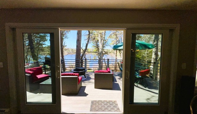 Pond House~Waterfront Oasis W/Jacuzzi Tub