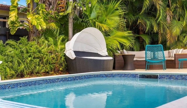 Pool Oasis 10 Min to Beach The Other Hollywood