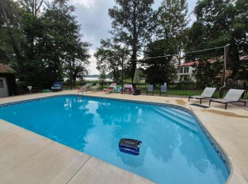 Pool River House