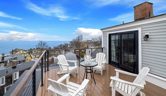 Portside Overlook: Downtown Rockport Penthouse with stunning views