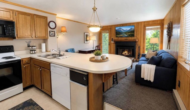 Powderidge 23 Slope Access Condo Near Chairlift