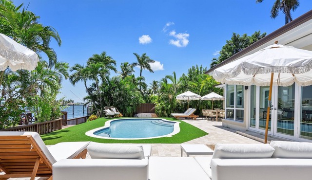 Prestigious Dream Home | Waterfront Villa