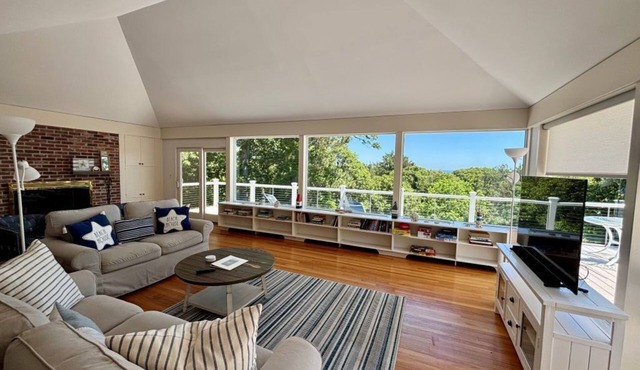 Private and pet friendly with expansive back deck