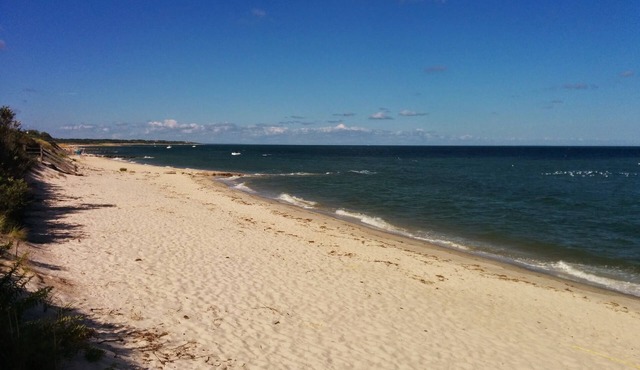 Private Beach. Fabulous Bay Views. WIFI