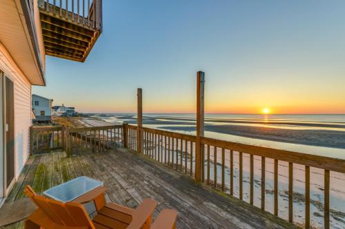 Private Beach Access! Bayfront Cape May Cottage