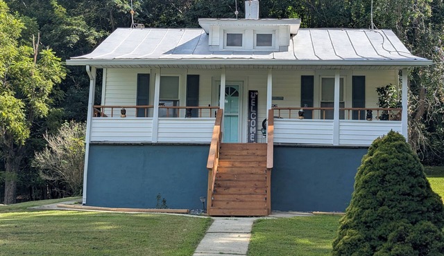 Private,convenient to Roanoke, Clifton forge,mtn. views,rivers nearby,60 acres