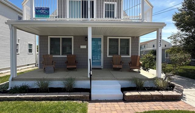 Private Cottage - Huge Fenced Yard - Bay Views!