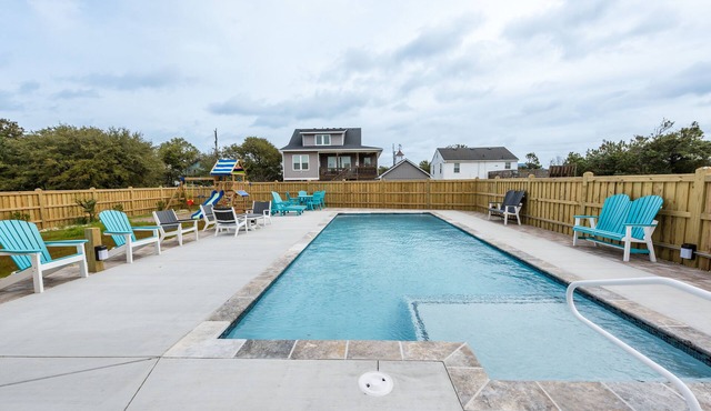 PRIVATE King Suite, POOL, GRILL,outdoor shower,coffee bar,fridge,microwave