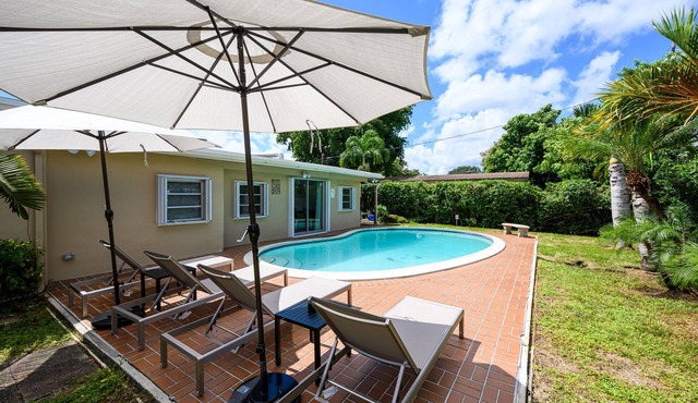 Private Oasis in Hollywood 3 bedrooms with Pool